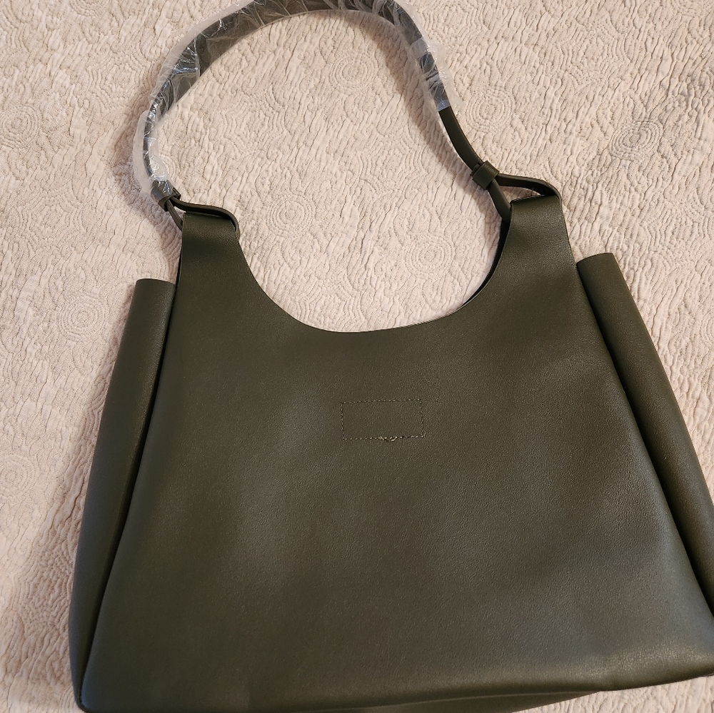NEIMAN MARCUS TOTE. ARMY GREEN COLOR